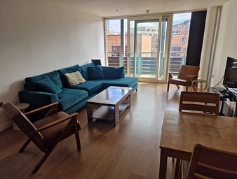3 bedroom Flat to rent
